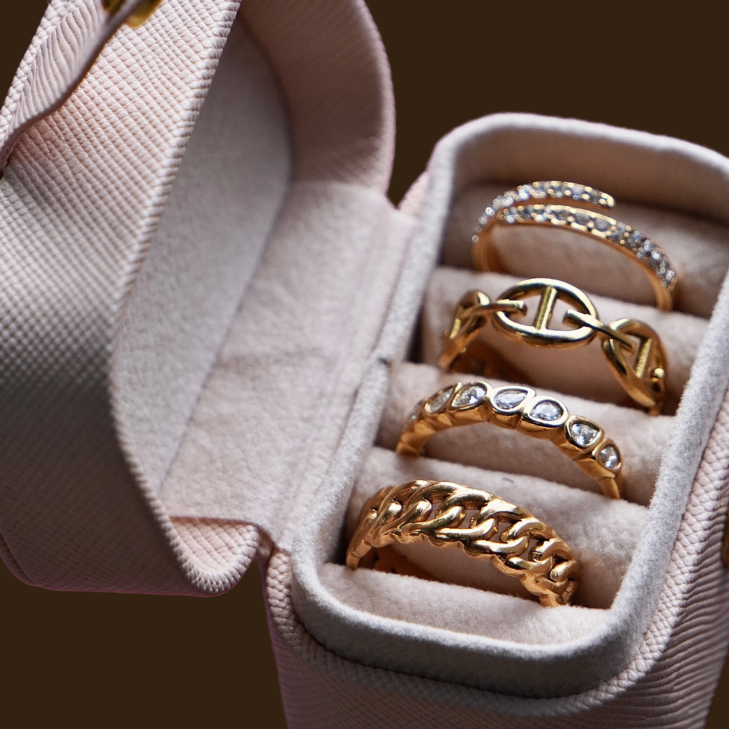 Bague manchette dorée